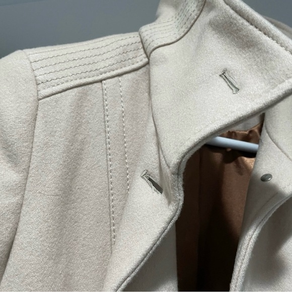 Kenneth Cole beige coat - Picture 9 of 11